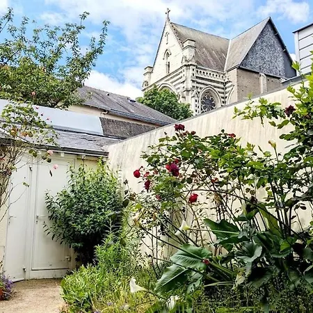 L'envolée Sur Cour, T2 *